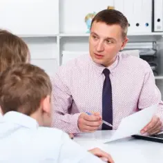 Czy pełnoletni uczeń może zastrzec aby oceny? Poznaj swoje prawa