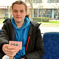 Czy we Wrocławiu uczniowie jeżdżą za darmo? Sprawdź, kto może skorzystać