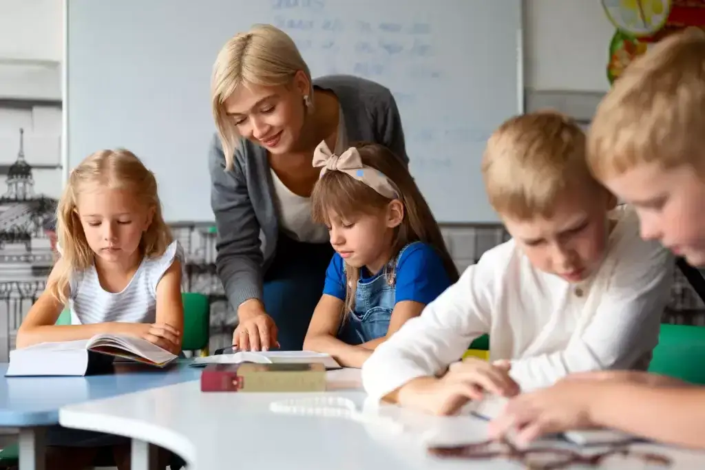 Zdjęcie Czy nauczyciel może nagrywać uczniów na lekcji? Zobacz, co musisz wiedzieć