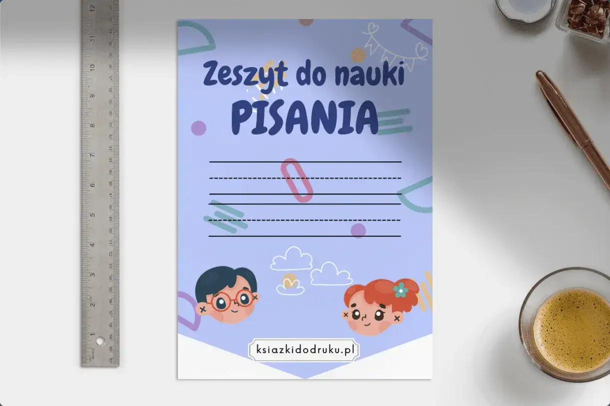 Zeszyt do nauki pisania w 3 linie z uroczymi postaciami. Idealny do ćwiczenia pisania.