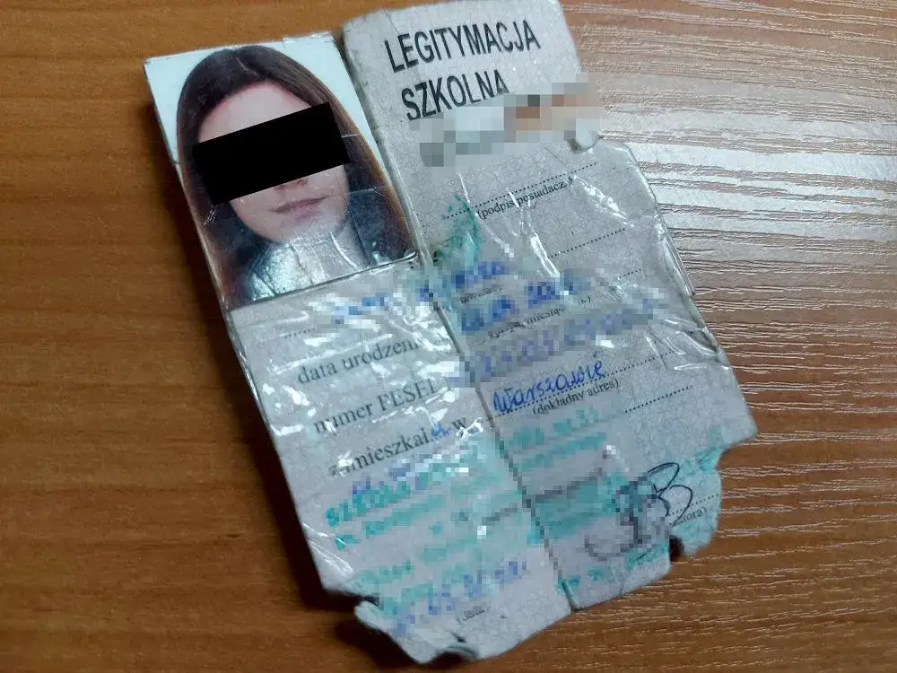 Zdjęcie Czy na legitymację szkolną można kupić alkohol? Sprawdź prawdę!