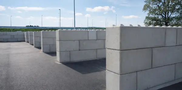 Brystol to nie blok techniczny? Poznaj różnice i wybierz